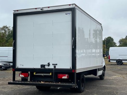 Used 2024 Mercedes-Benz Sprinter 4500 image 10