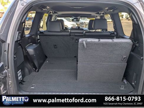 Used 2022 Lexus GX 460 Luxury w/ Accessory Package AWD/4WD image 13