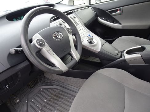 Used 2013 Toyota Prius Two image 12