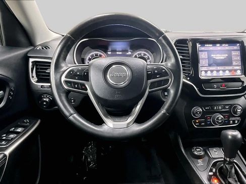 Used 2019 Jeep Cherokee Limited AWD/4WD image 6