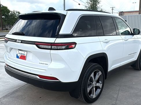 New 2026 Jeep Grand Cherokee Limited w/ MOPAR Finishing Package RWD image 5