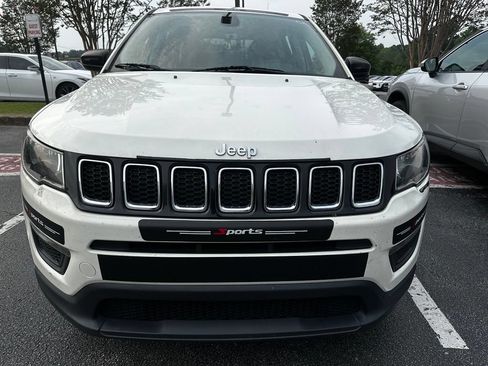 Used 2018 Jeep Compass Sport FWD image 2