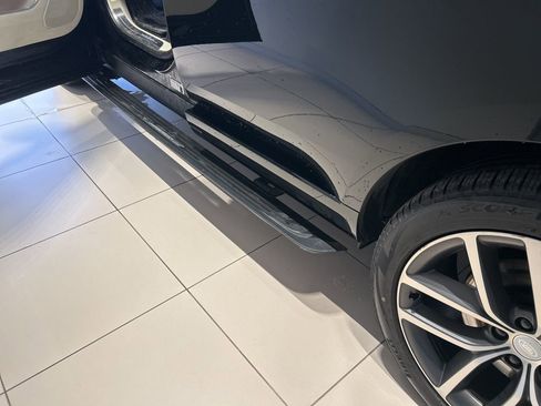 Used 2024 Land Rover Range Rover Long Wheelbase SE image 6