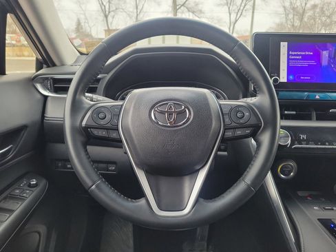Used 2024 Toyota Venza LE AWD/4WD image 22