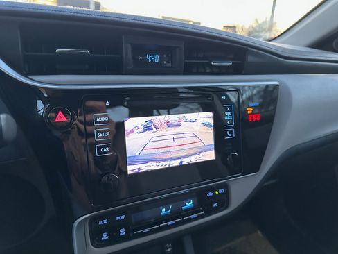 Used 2019 Toyota Corolla L image 10