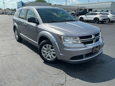 Used 2017 Dodge Journey SE FWD image 1