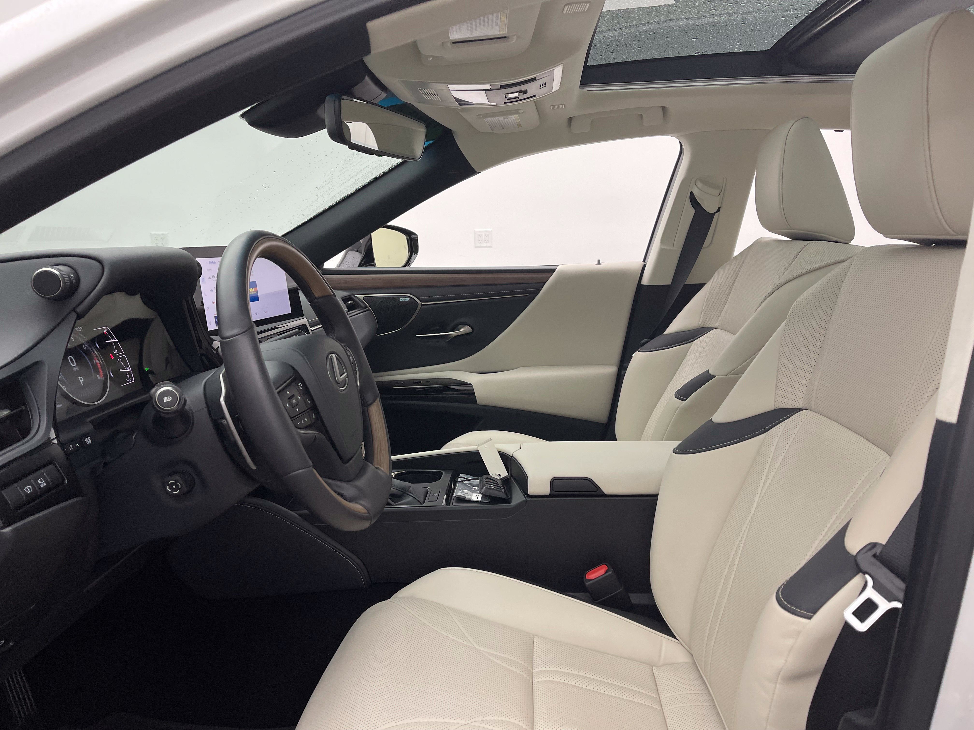 Used 2024 Lexus ES 350 Ultra Luxury w/ Accessory Package (Z2) FWD image 19