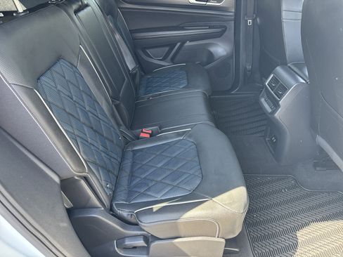 Used 2025 Volkswagen Atlas Cross Sport SEL Premium R-Line image 11