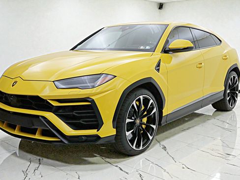 Used 2022 Lamborghini Urus /SELEZIONE PRE-OWNED CERTIFIED image 2
