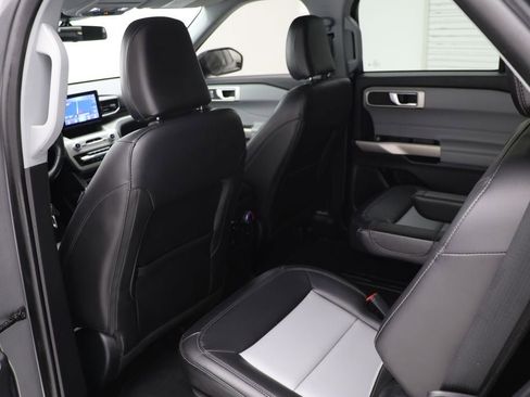 Used 2023 Ford Explorer XLT w/ Equipment Group 202A image 11