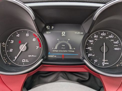Used 2021 Alfa Romeo Giulia Ti AWD/4WD image 17