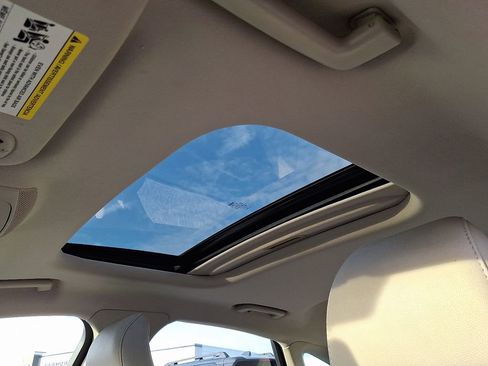 Used 2018 Ford Fusion Titanium image 15