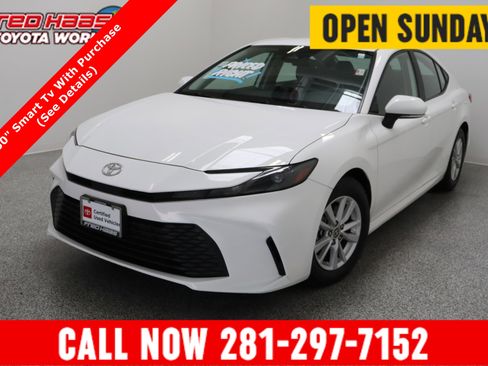 Certified 2025 Toyota Camry LE image 1