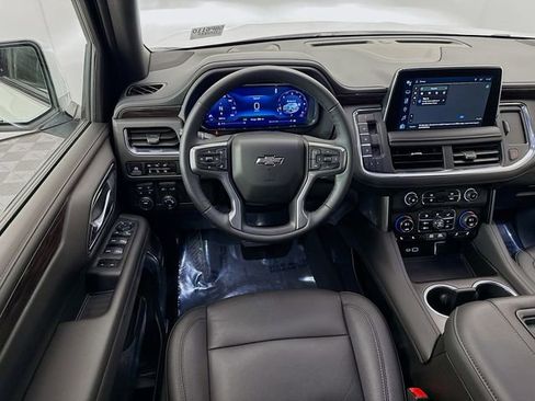 Used 2024 Chevrolet Suburban Z71 w/ Luxury Package image 25