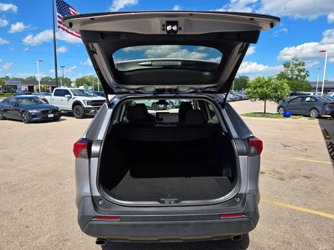 Used 2021 Toyota RAV4 XLE FWD image 7