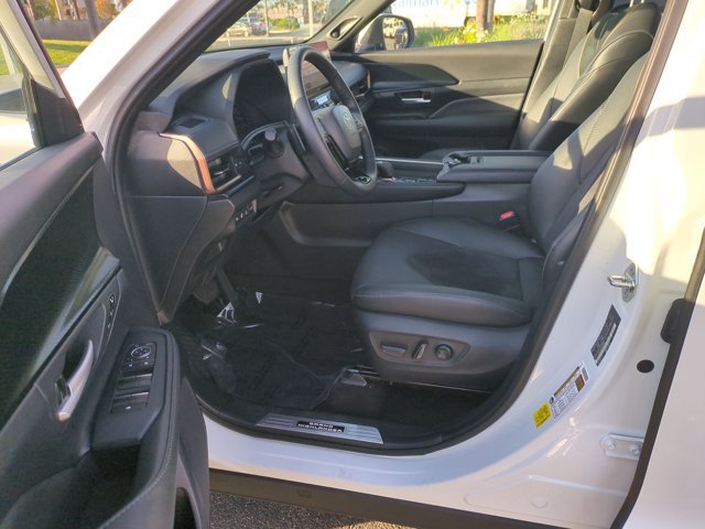 Used 2026 Toyota Grand Highlander AWD Hybrid image 16