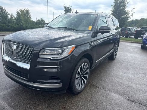 Used 2023 Lincoln Navigator Reserve AWD/4WD image 1