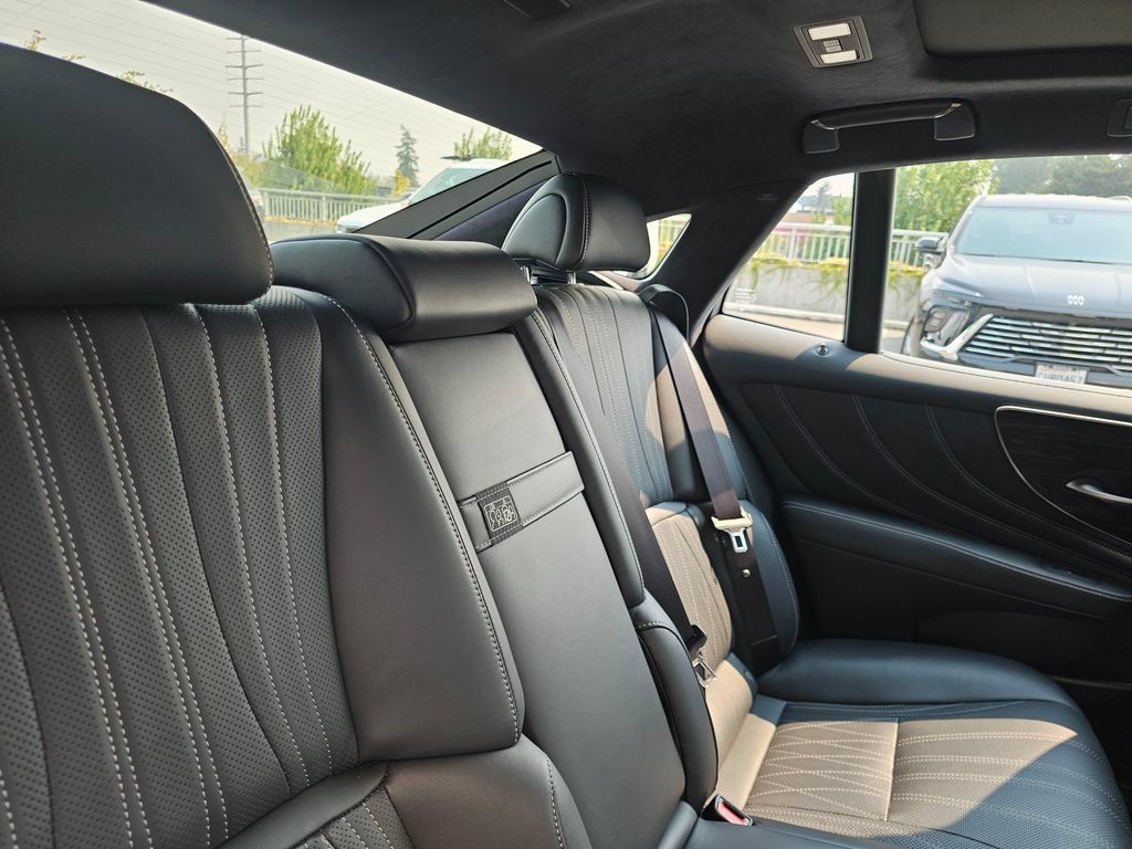 Used 2021 Lexus LS 500 AWD w/ Interior Upgrade Package image 13