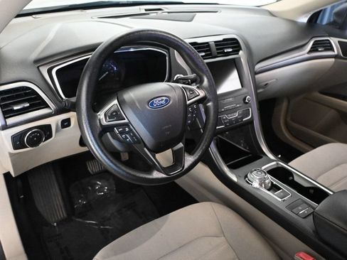 Used 2020 Ford Fusion SE FWD image 10