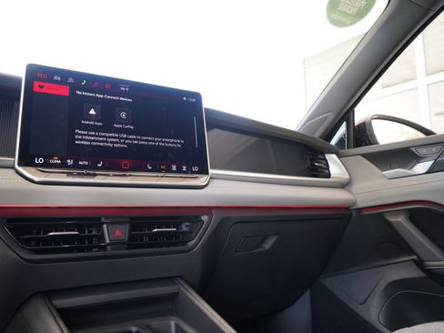 New 2026 Volkswagen Tiguan SE R-Line FWD image 13