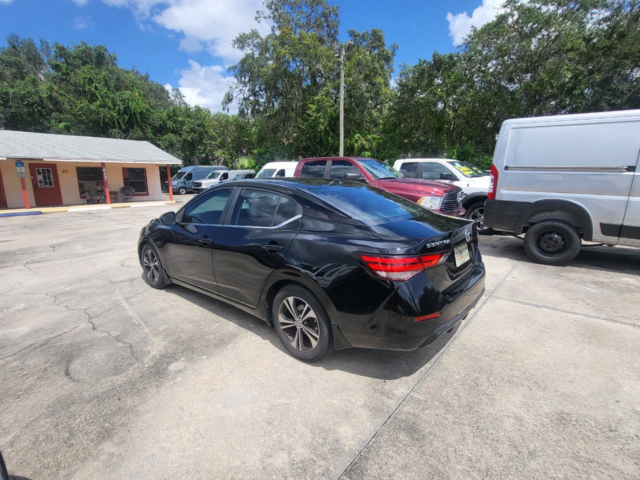 Used 2021 Nissan Sentra SV FWD image 15