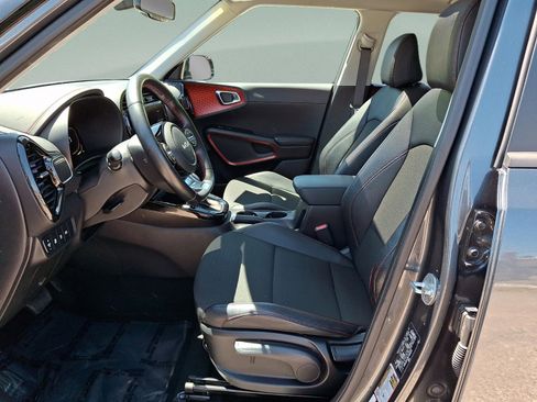 Used 2023 Kia Soul GT-Line FWD image 9