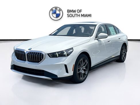 New 2026 BMW 530i w/ Premium Package RWD image 3
