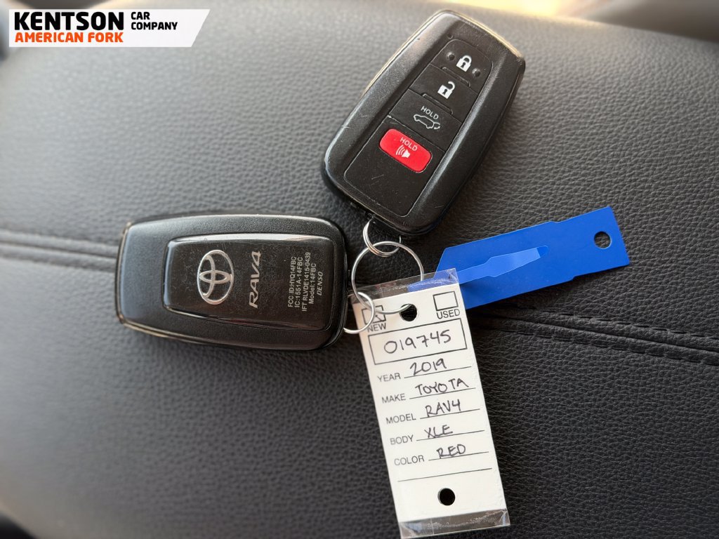 Used 2019 Toyota RAV4 XLE Premium w/ Cold Weather Package AWD/4WD image 37