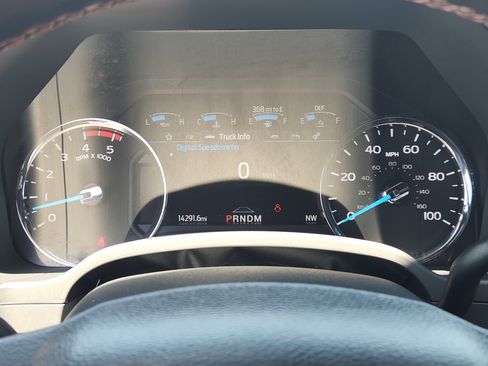Used 2022 Ford F250 Platinum w/ FX4 Off-Road Package AWD/4WD image 16
