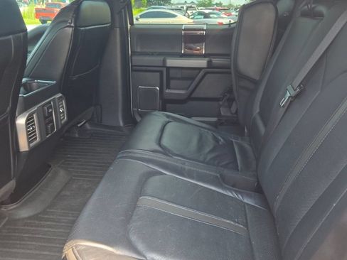 Used 2015 Ford F150 Platinum w/ Equipment Group 701A Luxury AWD/4WD image 13