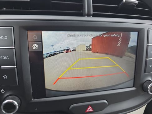 Certified 2025 Kia Soul LX image 13