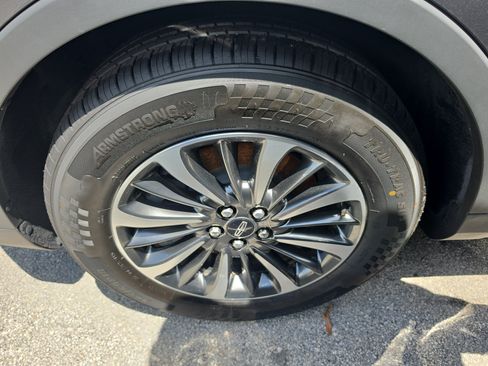 Certified 2023 Lincoln Nautilus Reserve FWD image 7
