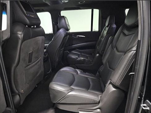 Used 2019 Cadillac Escalade ESV Platinum AWD/4WD image 5