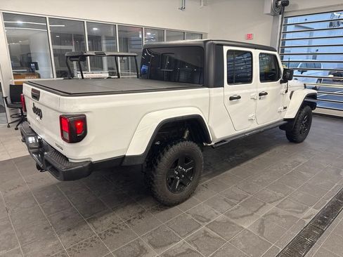 Used 2021 Jeep Gladiator Sport AWD/4WD image 3