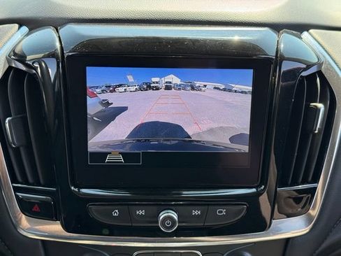 Used 2021 Chevrolet Traverse LT w/ LPO, Cargo Package AWD/4WD image 4