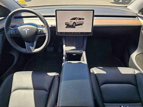 Used 2023 Tesla Model Y Long Range AWD/4WD image 9