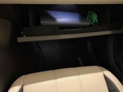 Used 2020 Land Rover Range Rover Velar S image 30