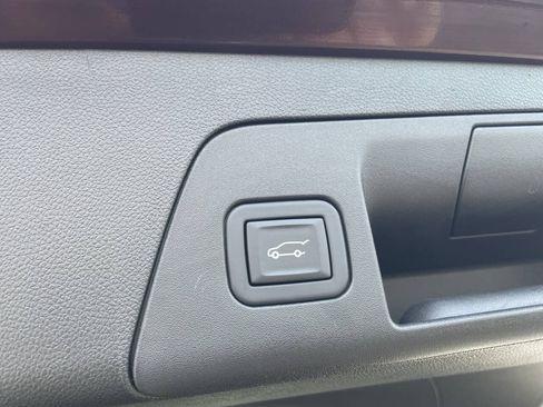 Used 2023 Buick Envision Avenir AWD/4WD image 7