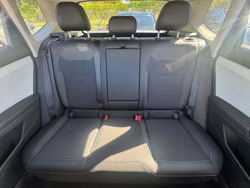 Used 2025 Volkswagen Taos SE image 38