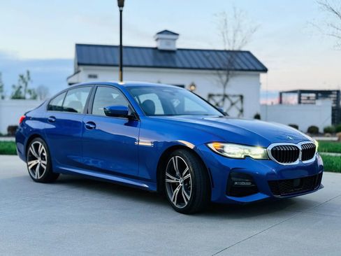 Used 2019 BMW 330i xDrive Sedan w/ M Sport Package AWD/4WD image 6