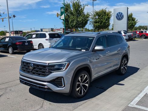 Used 2024 Volkswagen Atlas SEL Premium R-Line AWD/4WD image 11