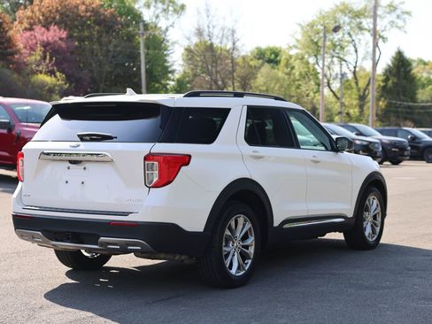 Certified 2024 Ford Explorer XLT w/ Equipment Group 202A AWD/4WD image 5