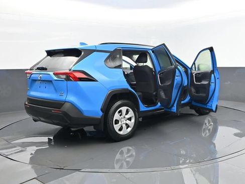 Used 2019 Toyota RAV4 LE w/ All Weather Liner Package AWD/4WD image 27