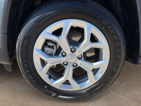 Used 2024 Jeep Compass Sport image 26