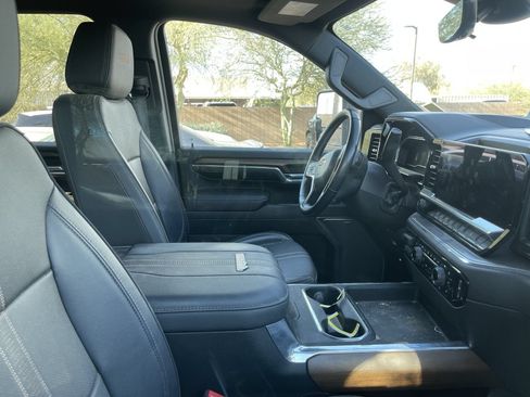 Used 2024 Chevrolet Silverado 3500 High Country w/ High Country Premium Package AWD/4WD image 8