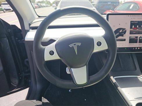 Used 2023 Tesla Model Y Long Range AWD/4WD image 19