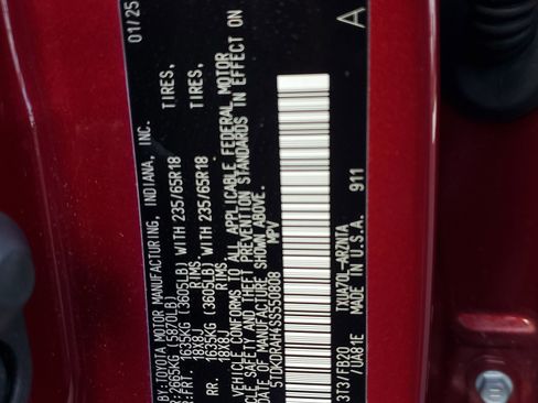 Used 2025 Toyota Highlander LE image 29