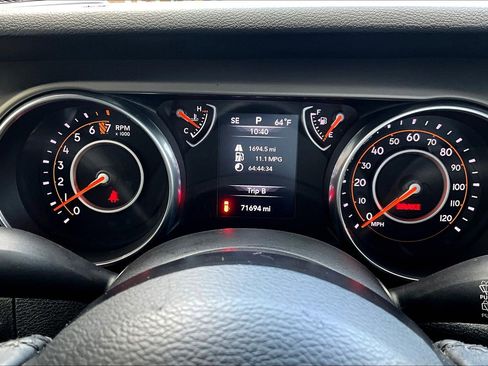 Used 2018 Jeep Wrangler Unlimited Sport S image 13