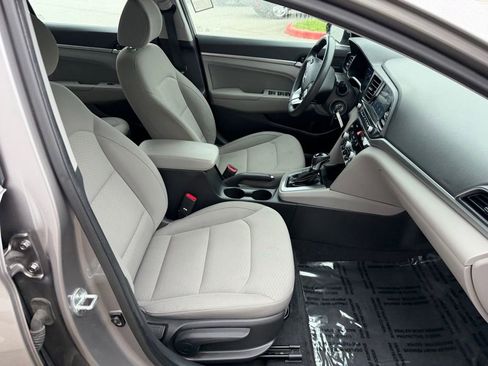 Used 2020 Hyundai Elantra SEL FWD image 18