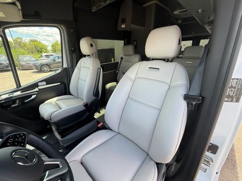 Used 2022 Mercedes-Benz Sprinter 3500 w/ Parking Package image 22